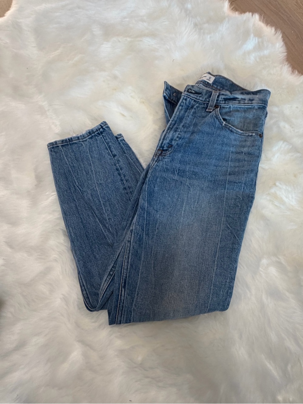 Abercrombie & Fitch Women’s Medium Blue Slim Straight Jeans